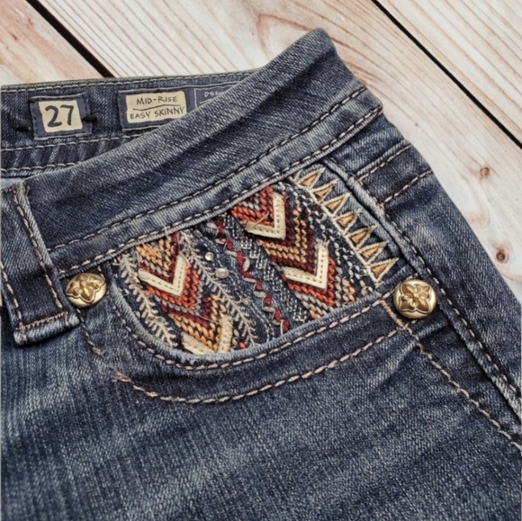 Miss Me Jeans with Southwestern Design Pockets Sz 27. Womens. - Picture 8 of 9